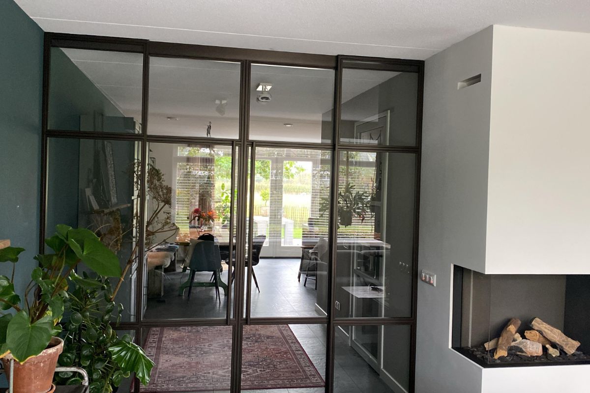 Lekview Techniek - Stalen Roomdividers schuifdeur
